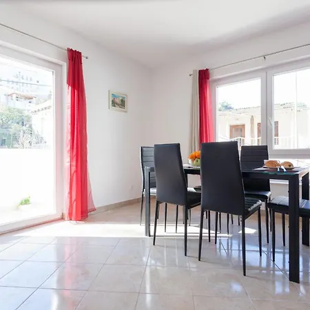 Διαμέρισμα Bora 49 *