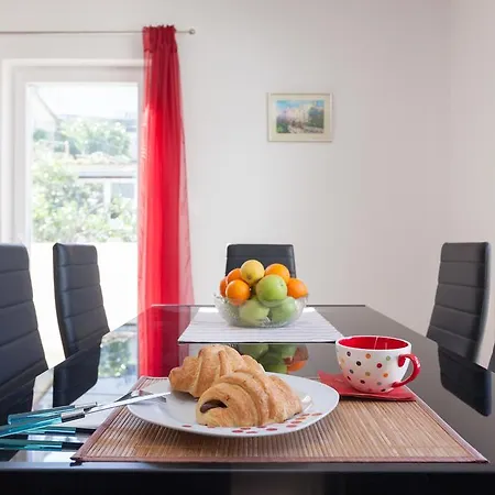 Bora 杜布罗夫尼克