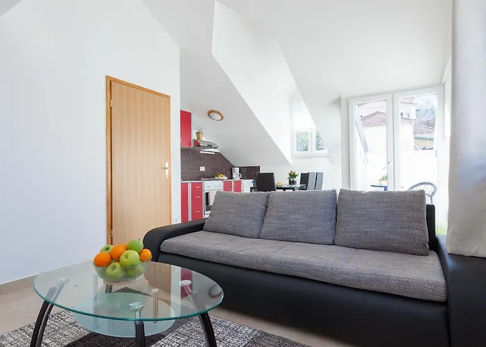 Bora דוברובניק